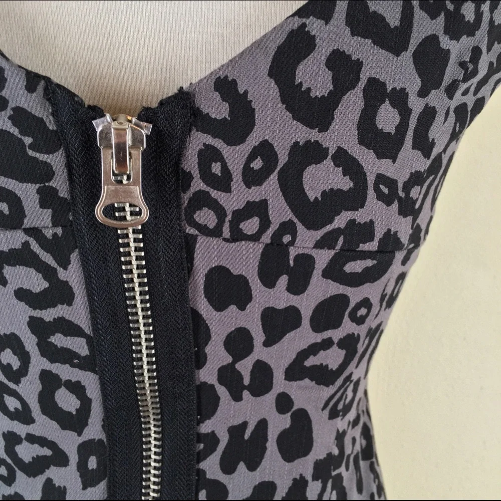 🌸NWT! BB Dakota Grey Leopard Print Bodycon Dress - Picture 4 of 4